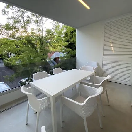 아파트 Bright With Terrace